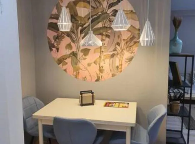 Beautiful Cozy Close To Lakes And Nature Parks