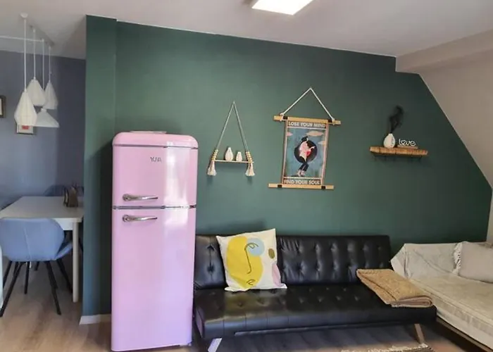 Beautiful Cozy Close To Lakes And Nature Parks