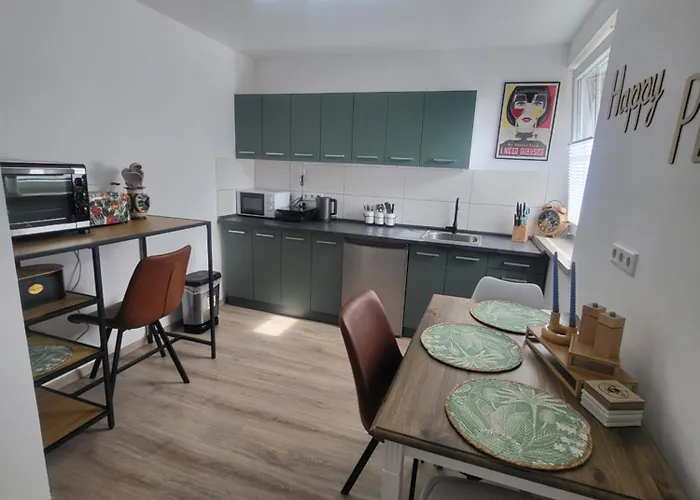 Beautiful Cozy Close To Lakes And Nature Parks