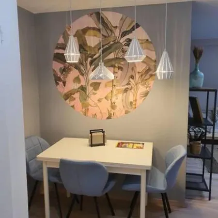 Beautiful Cozy Close To Lakes And Nature Parks