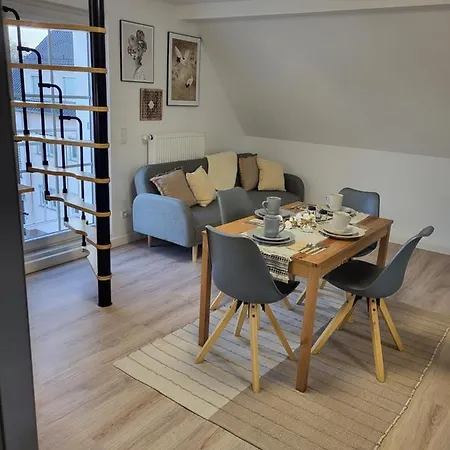 Beautiful Cozy Close To Lakes And Nature Parks Appartamento Schwandorf